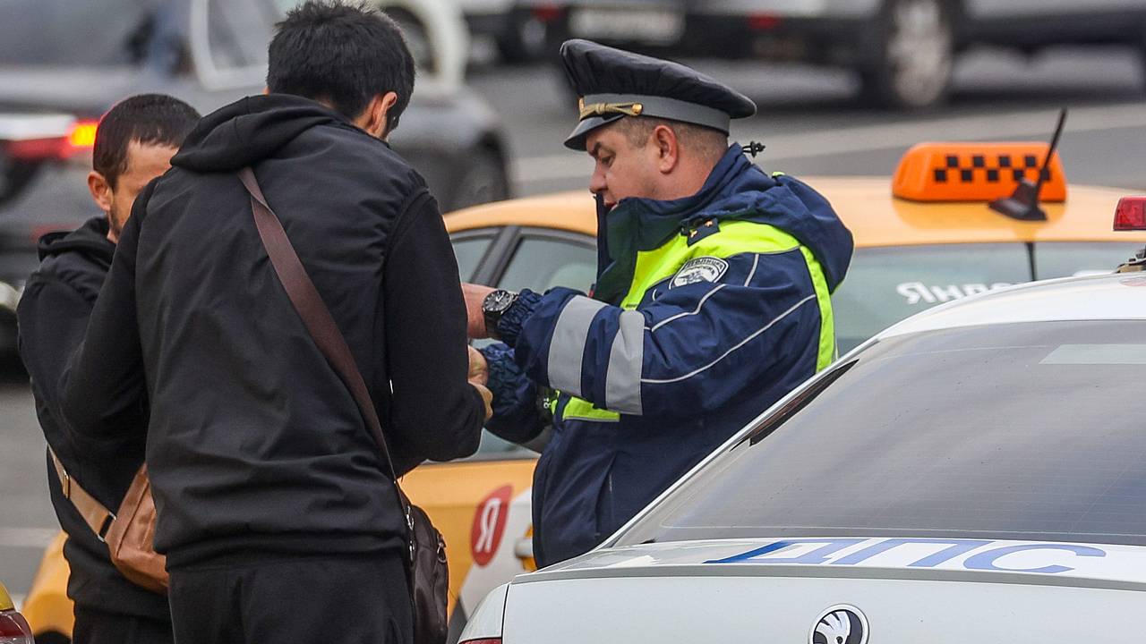 Россиянин напал на пассажиров автобуса и устроил массовую драку