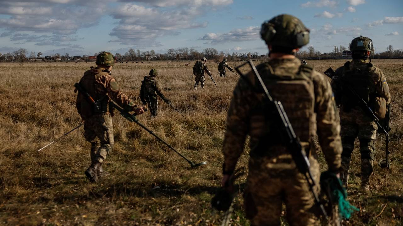 Почти половина украинцев поддержали идею переговоров с Россией