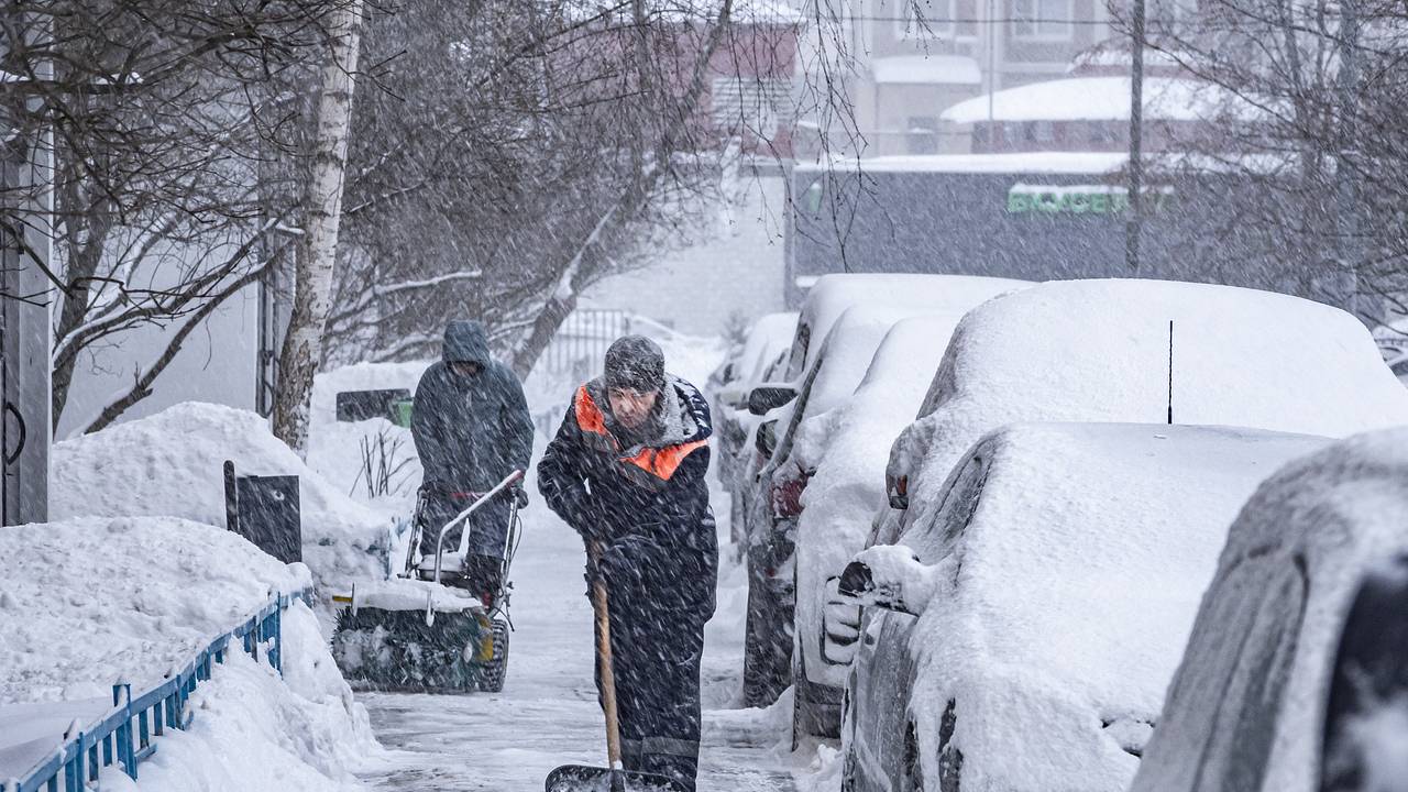 Москву накрыл небывалый снегопад