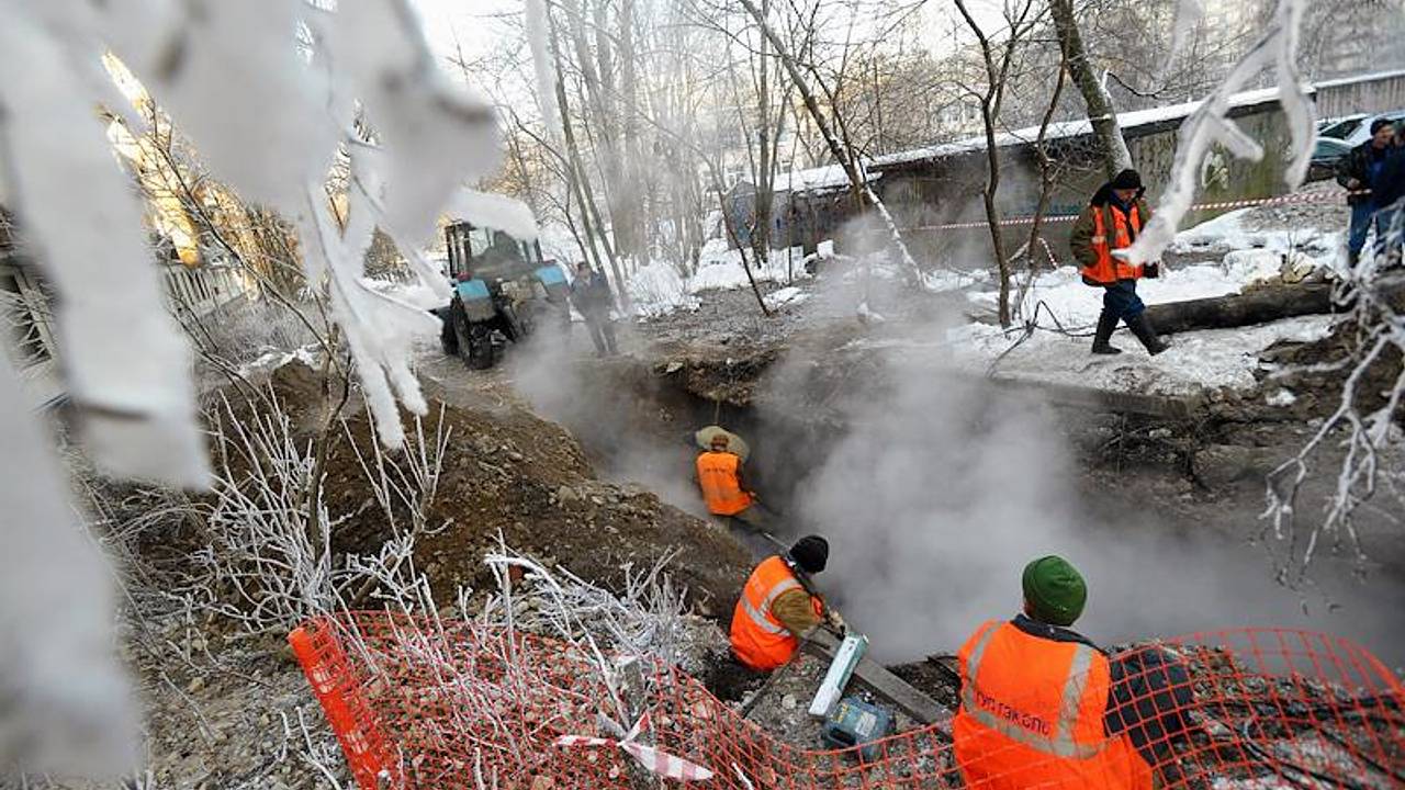 Улица в Петербурге превратилась в огромную баню