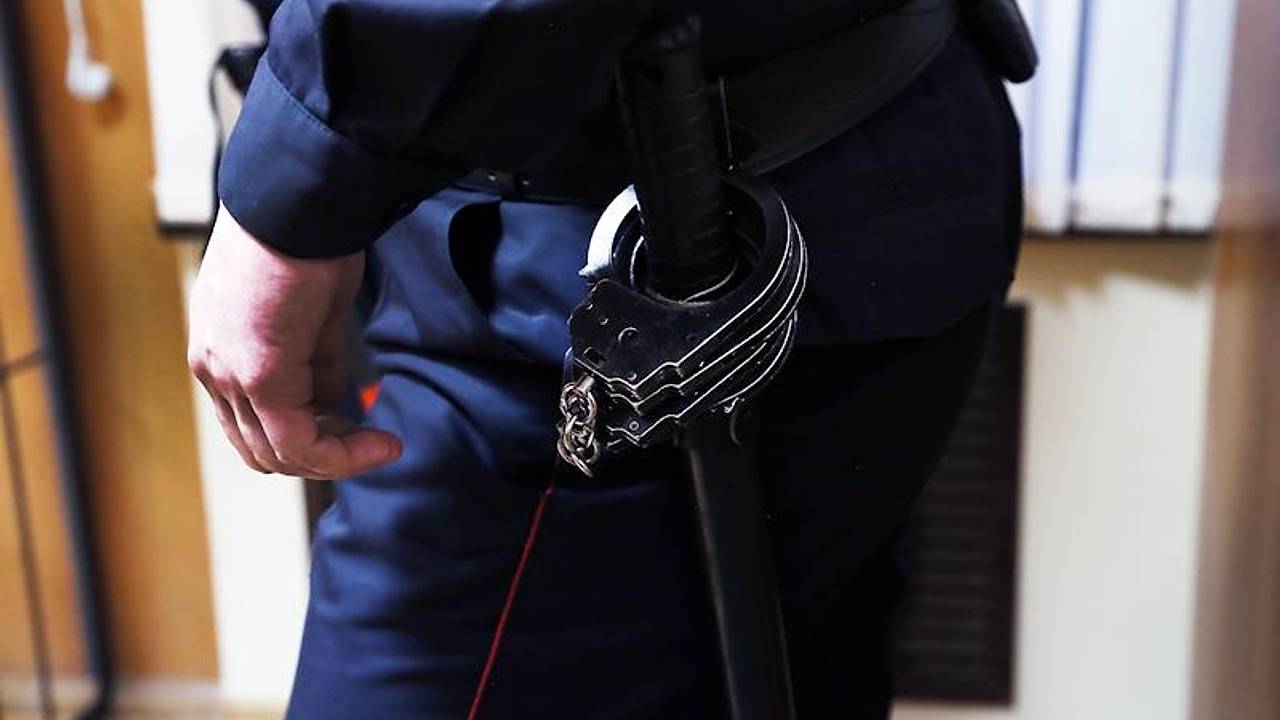 Россиянин нападал на девушек в подъездах и был задержан
