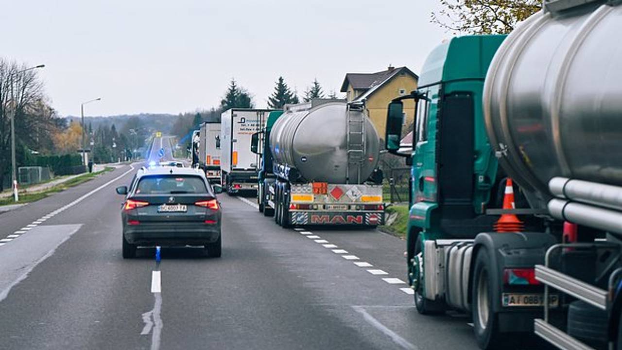 Венгерские автоперевозчики проведут протесты на границе с Украиной