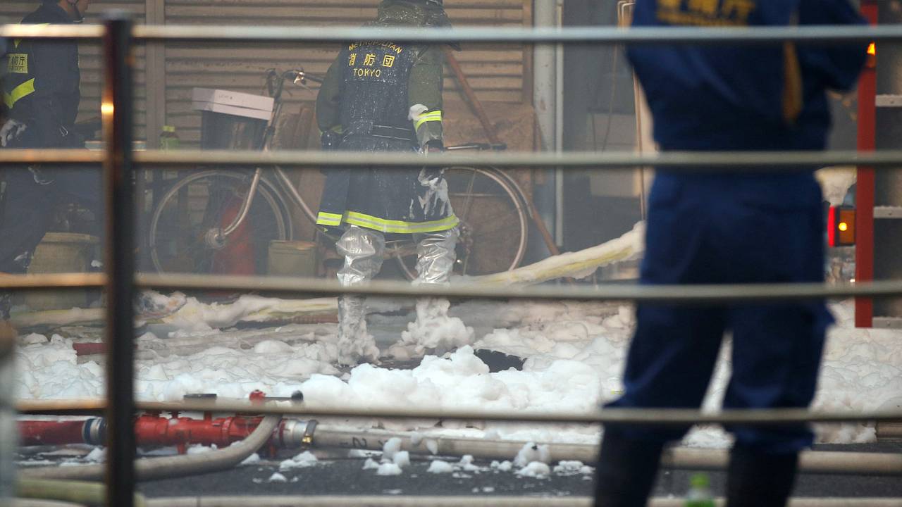 Мужчина пытался избавиться от тараканов и устроил взрыв в доме