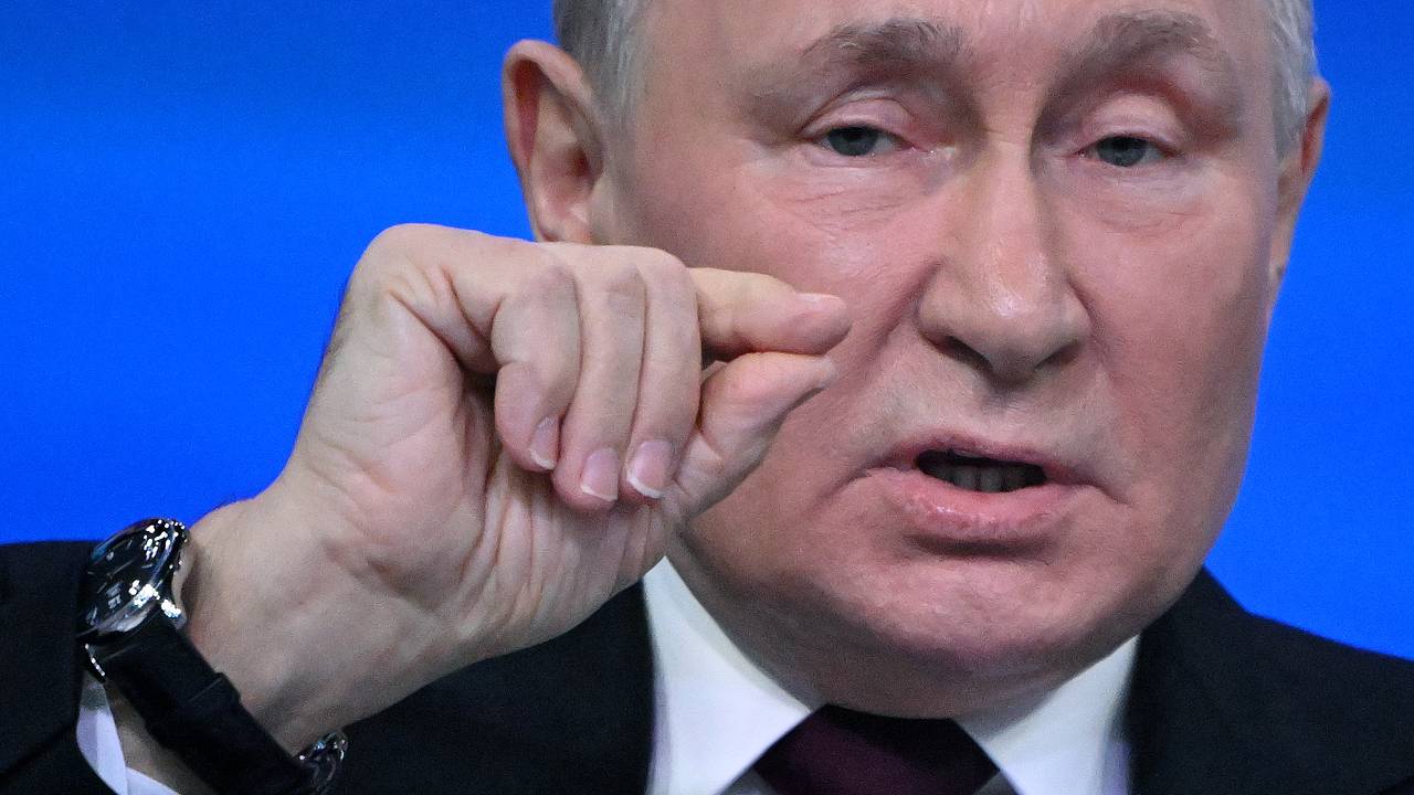 Путин заявил о желании предостеречь себя от наивности в общении с Западом