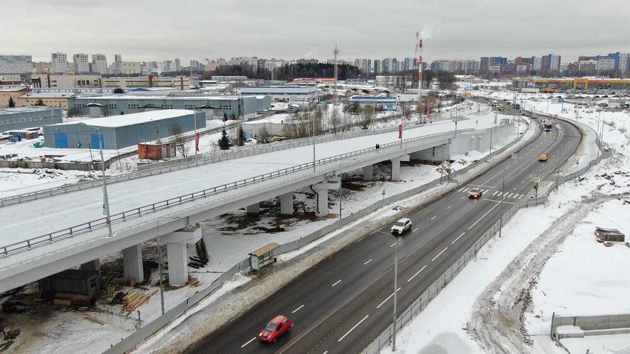 На МКАД столкнулись несколько грузовиков и легковых автомобилей