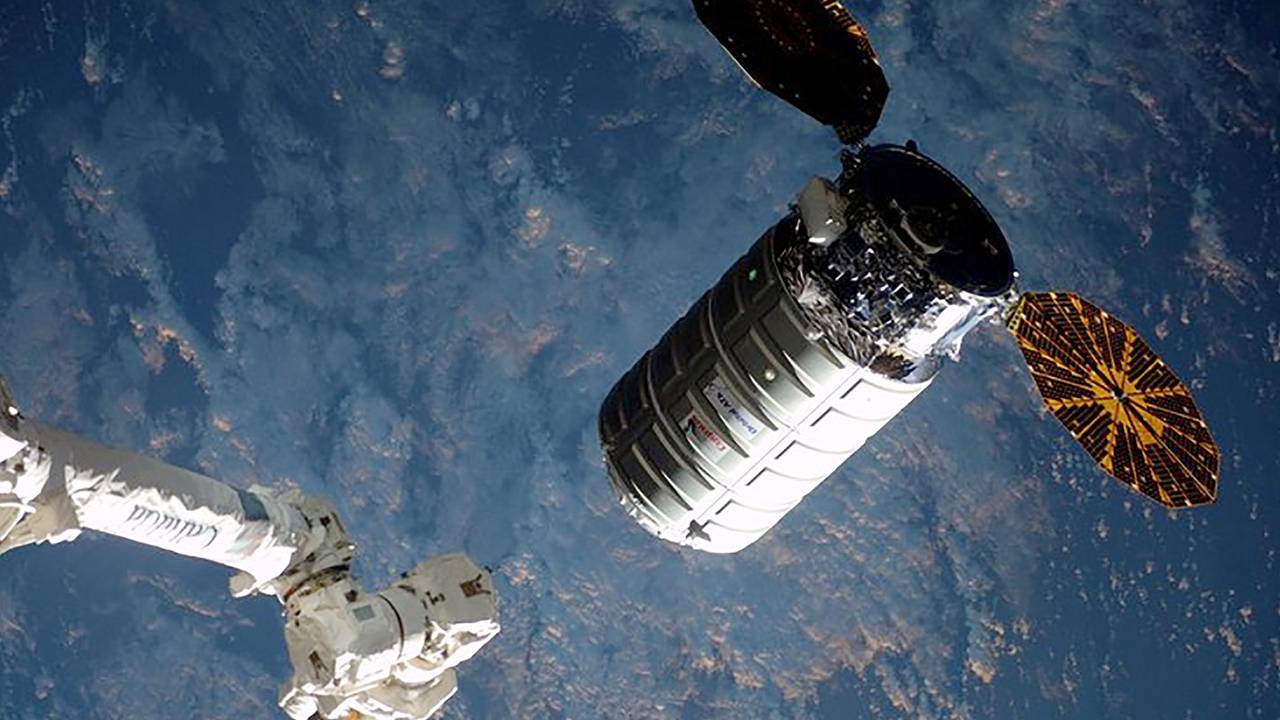 Американский Cygnus отстыковался от МКС