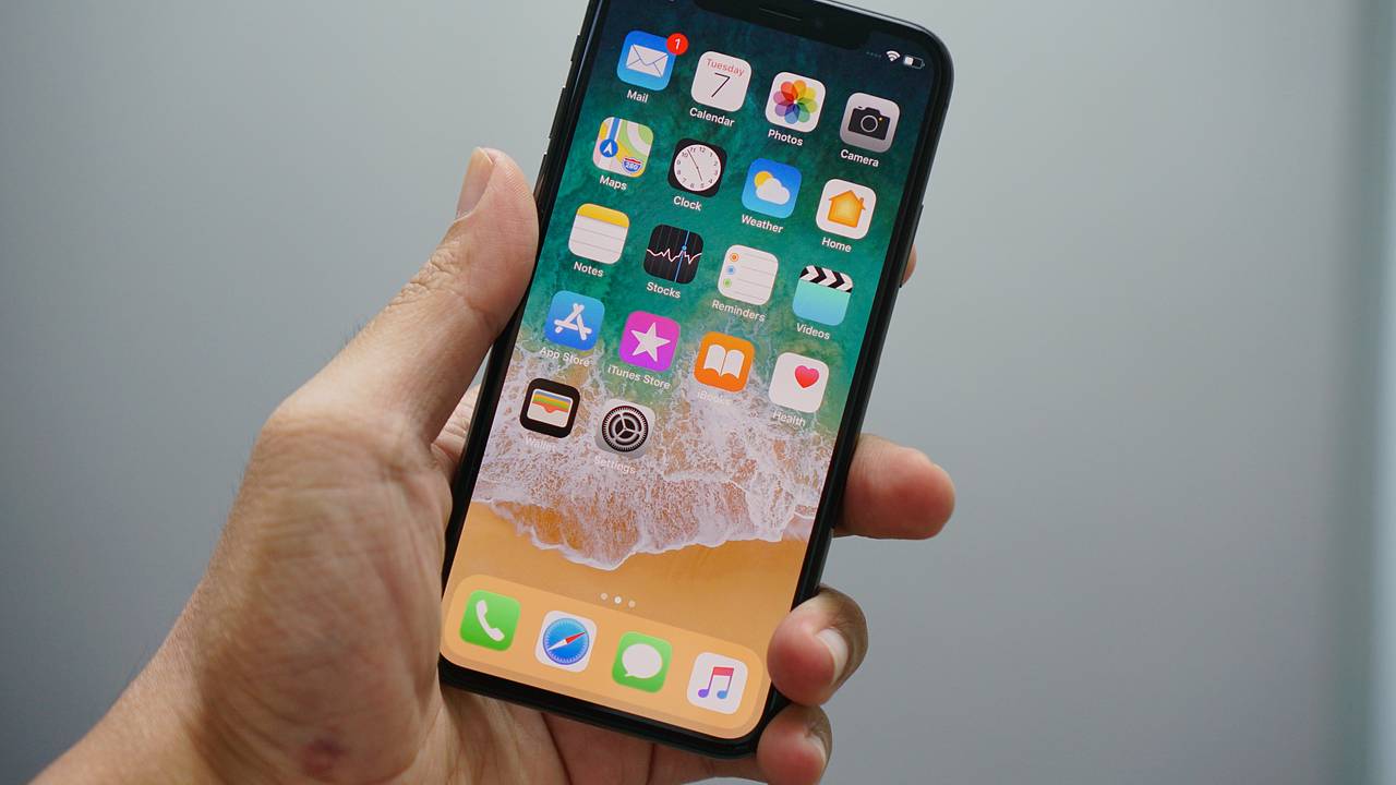 Apple раздаст пользователям iPhone по 30 долларов