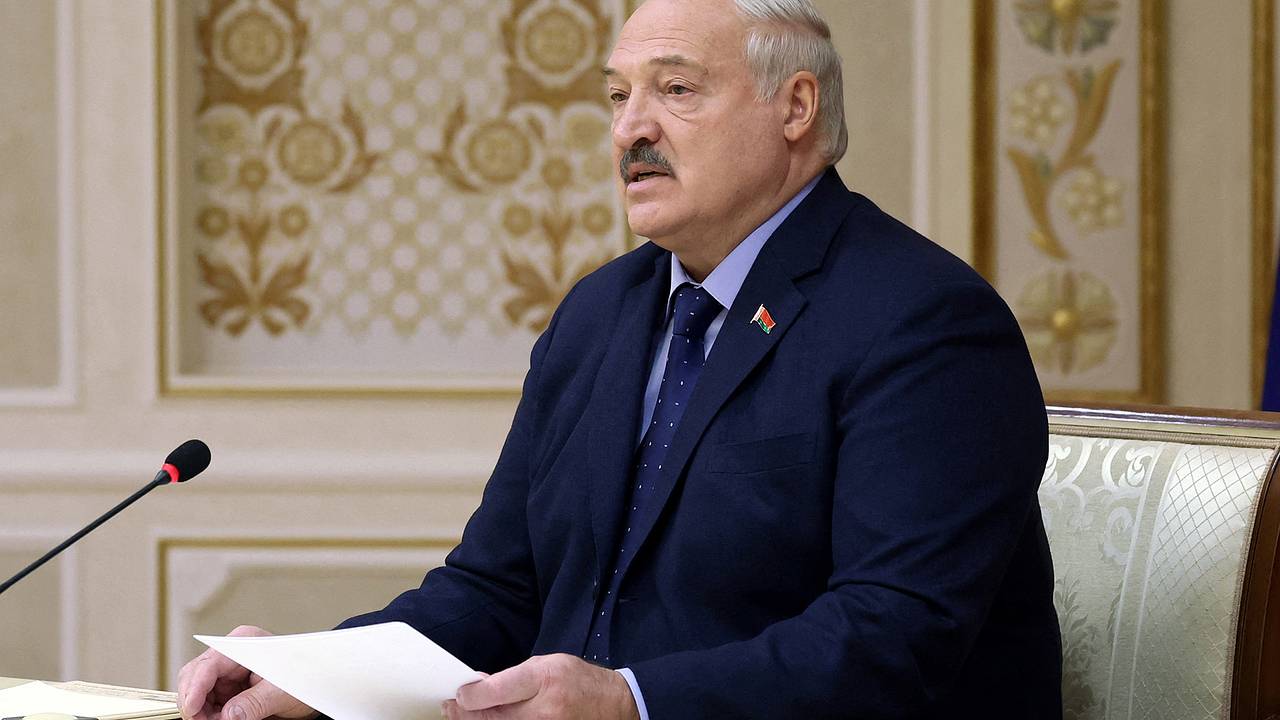 Лукашенко пошутил о погоде в Петербурге