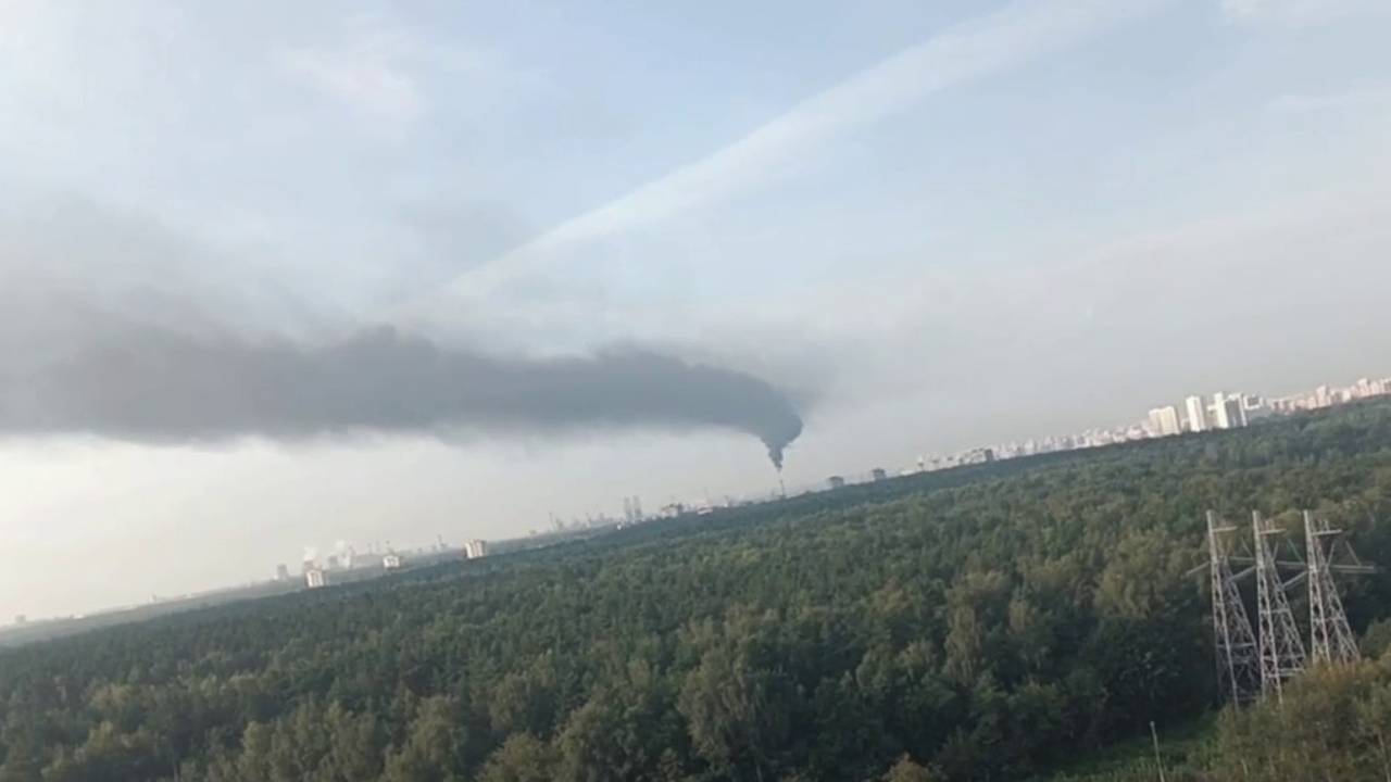 Еще один сбитый беспилотник повредил отдельно стоящее помещение МНПЗ