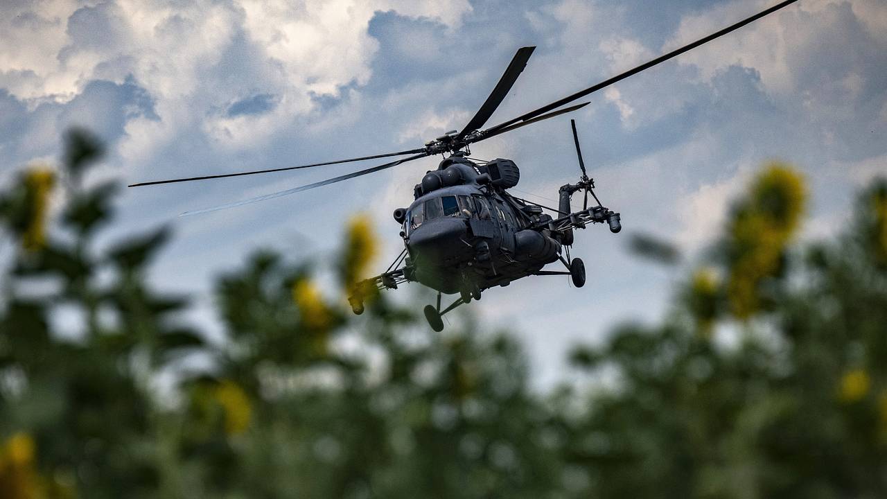 Стало известно о пострадавших членах экипажа после крушения вертолета Ми-8 под Иркутском