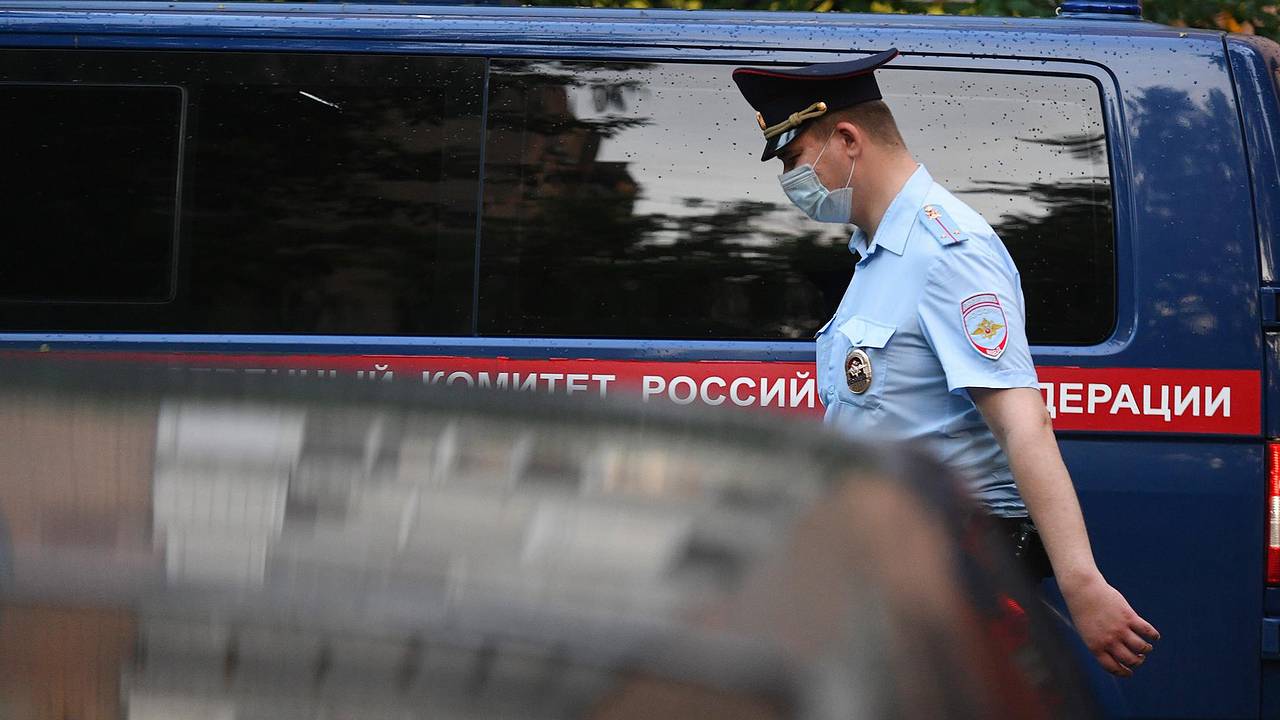 По факту нападения мужчины с отверткой на сотрудников ГАИ на посту ДПС возбуждено дело