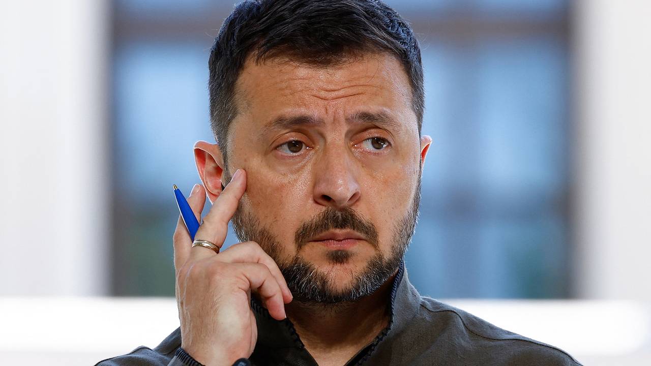 Зеленский признал крупные потери при ударе по учебному центру ВСУ. Счет жертв идет на десятки