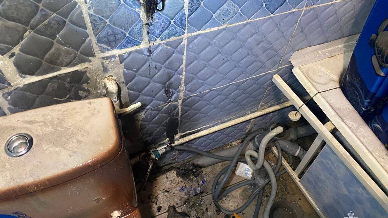 В Уфе спасли оказавшегося запертым в горящей квартире ребенка