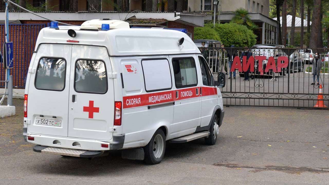 «Накопилось много недовольства». Абхазия заявила, что Россия приостановила соцвыплаты местным врачам и учителям