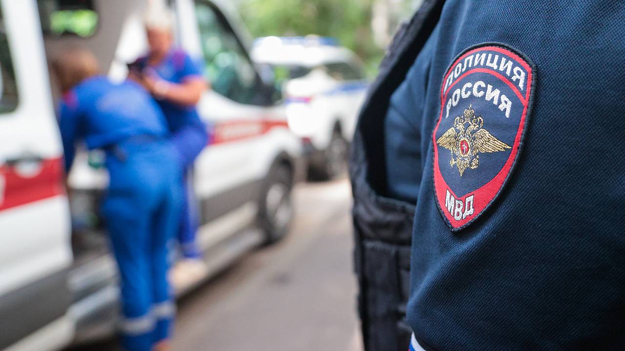 Россиянин выстрелил в заразившую его и восьмерых друзей 17-летнюю возлюбленную