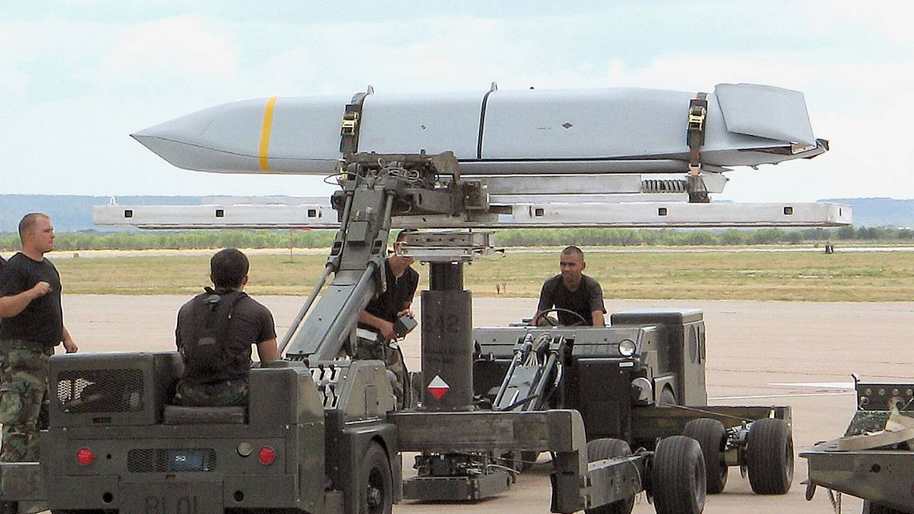 США запланировали передать Украине дальнобойные ракеты