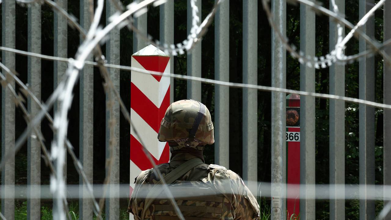 Украинские уклонисты начали прорываться в Белоруссию через минные поля
