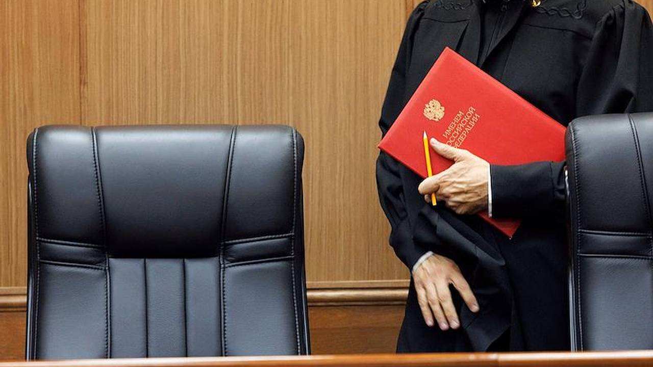 Россиянку лишили родительских прав во время службы отца ребенка на СВО