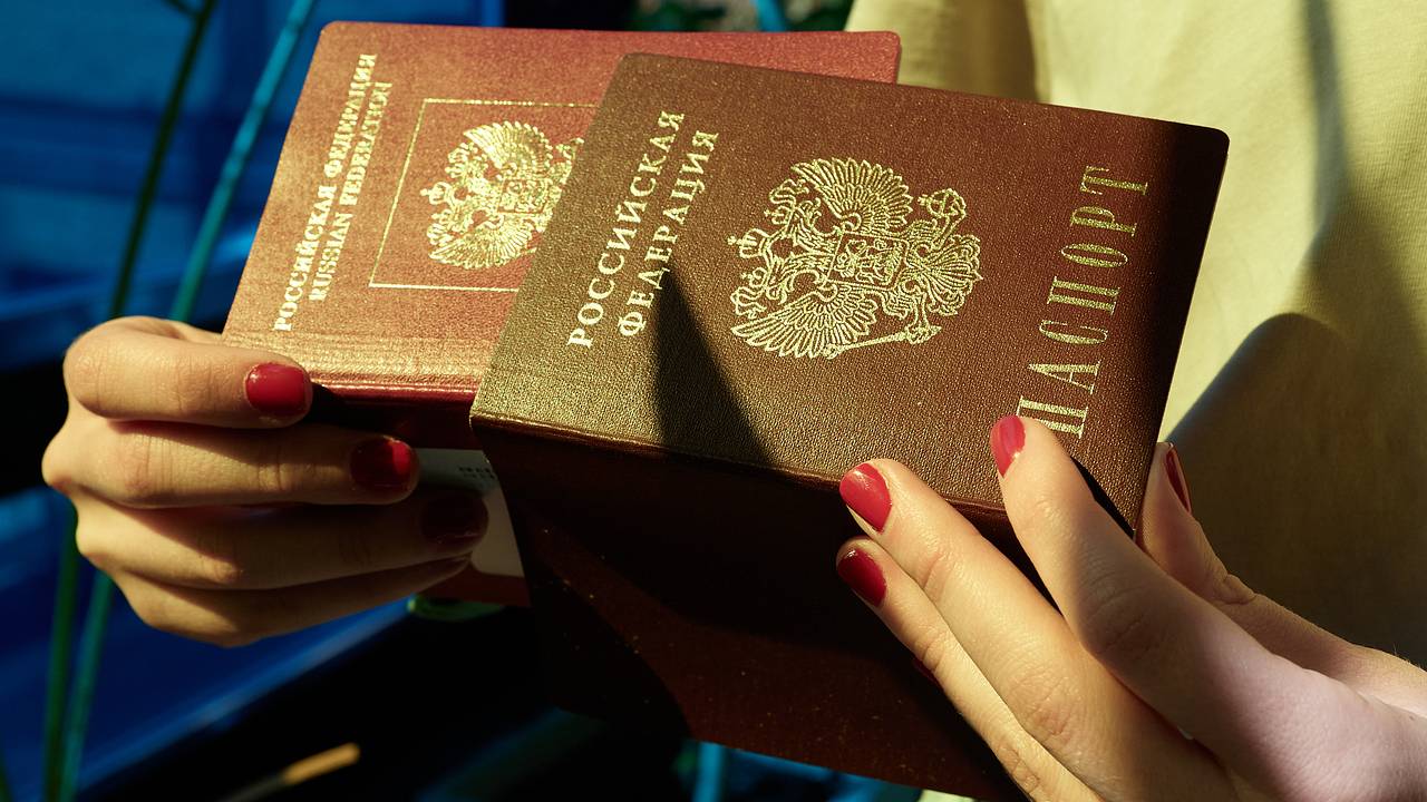 Россияне отсудили у МВД сотни тысяч рублей за ошибки в загранпаспортах