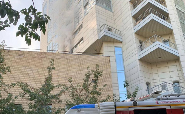 Около 50 человек эвакуировались из-за пожара в здании ВГИКа в Москве