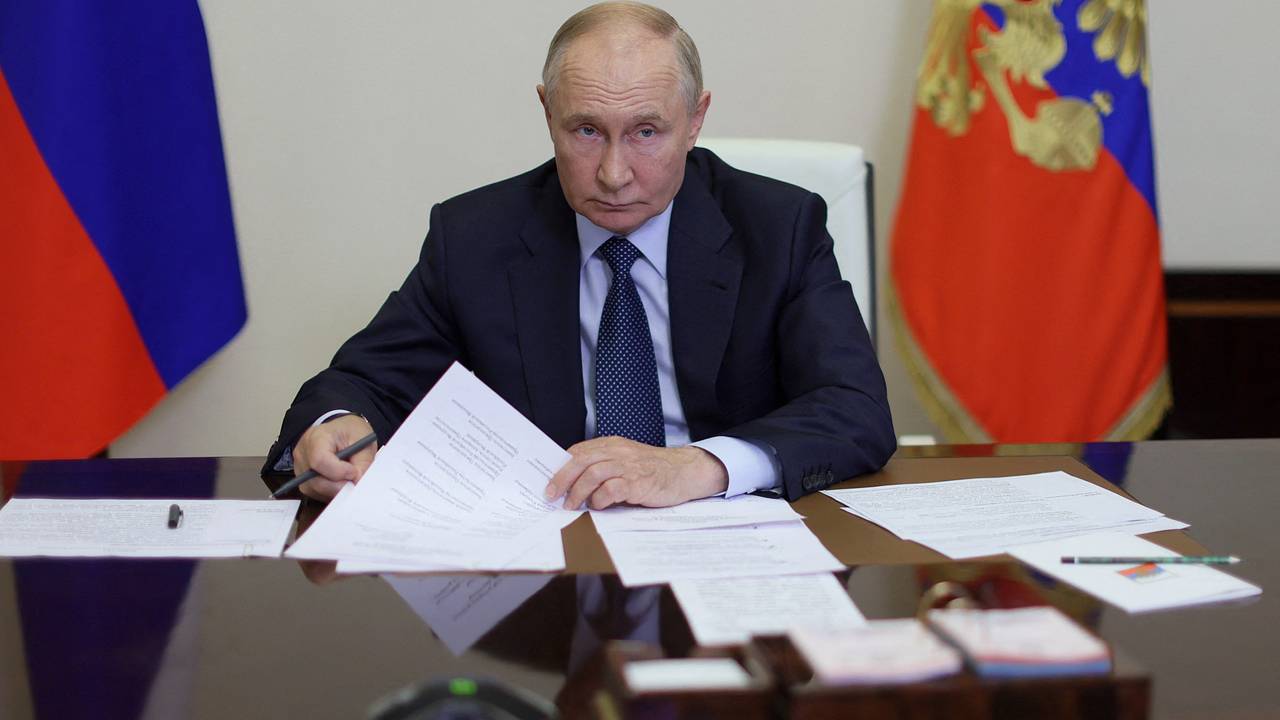 Путин расширил полномочия министра обороны