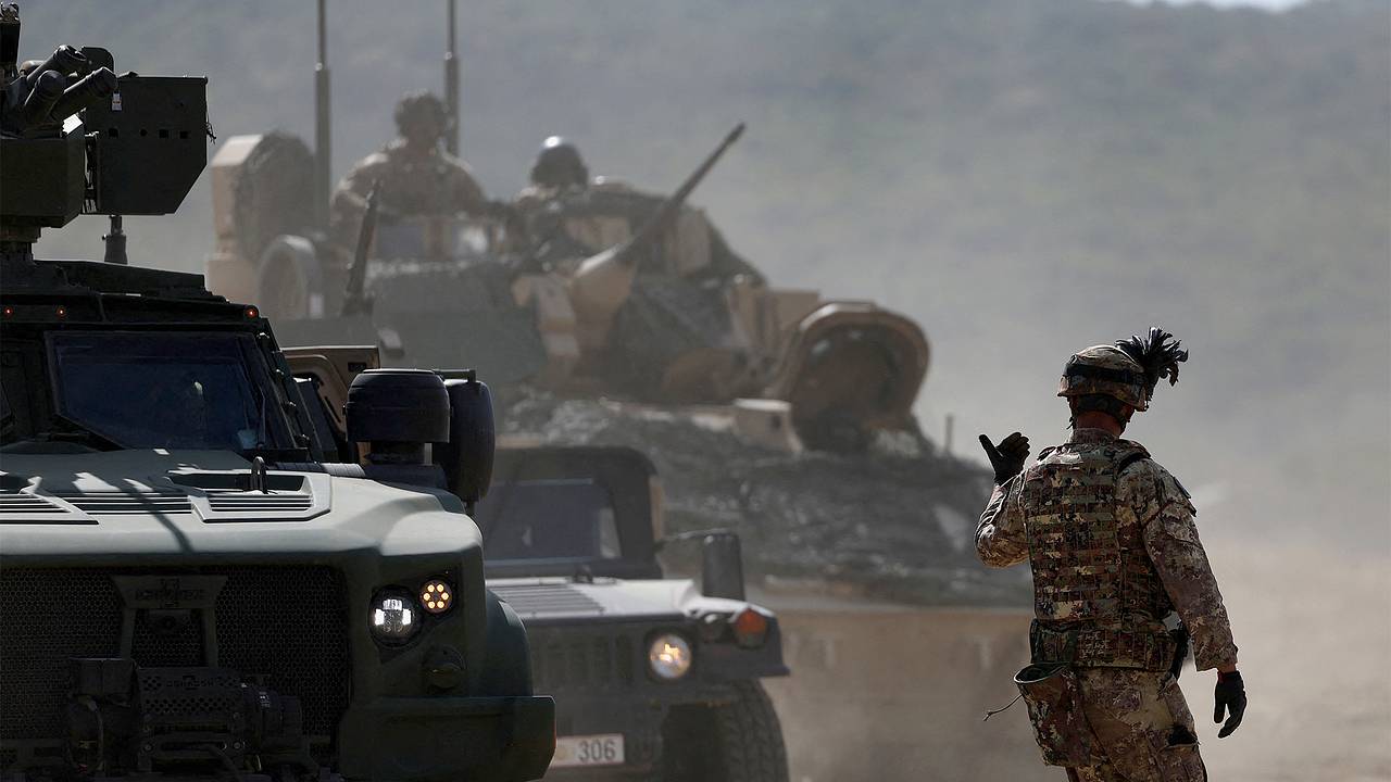 НАТО начало учения у границ России