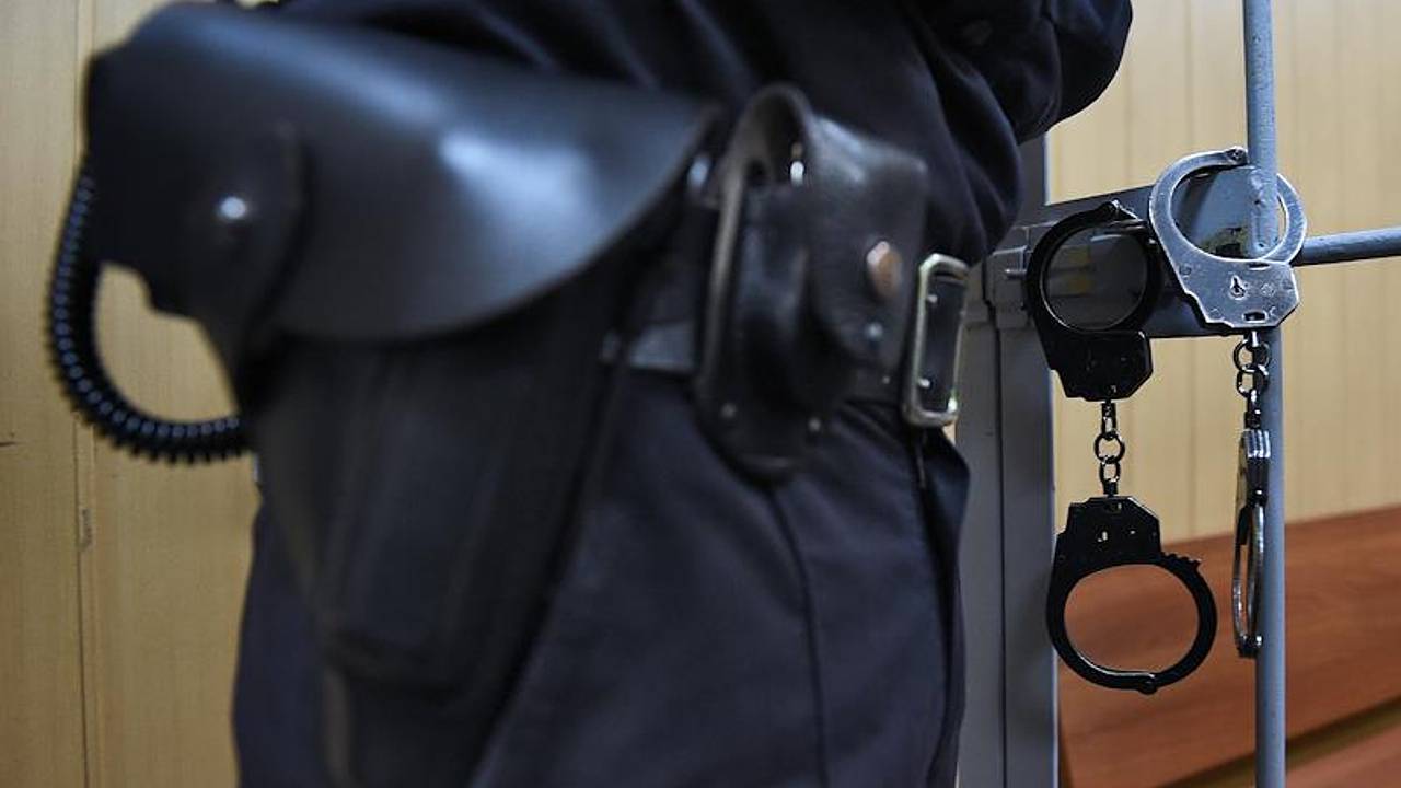 Российский инженер изготовил антивоенные надписи на ключах и получил срок