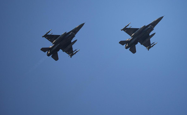 Военные Нидерландов подтвердили разрешение Киеву бить из F-16 по России