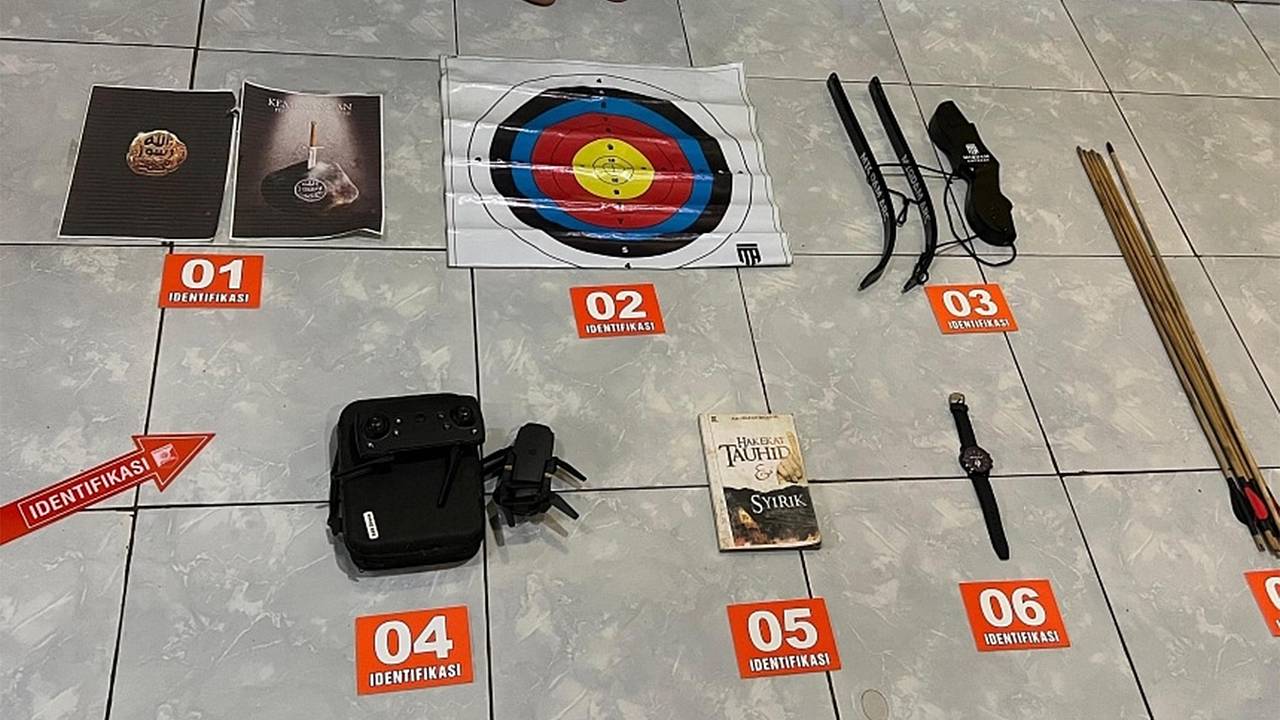 Семь заговорщиков остановили перед покушением на Папу Римского