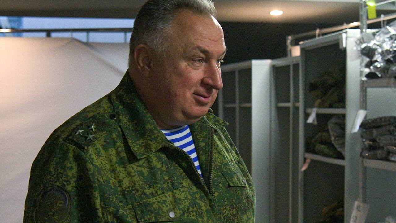 Арестованный по делу о взятке военком Москвы подписал контракт о службе на СВО