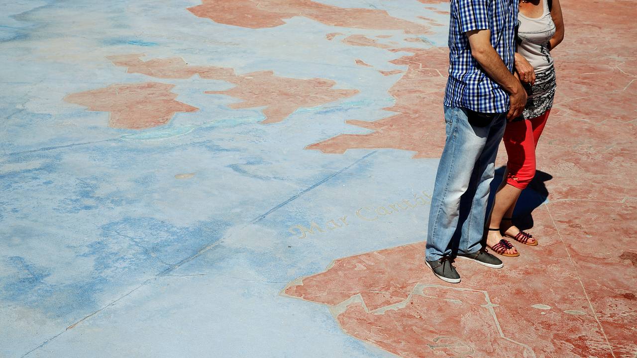 «Российские гиперзвуковые ракеты помогут». Медведев предрек Великобритании уход под воду