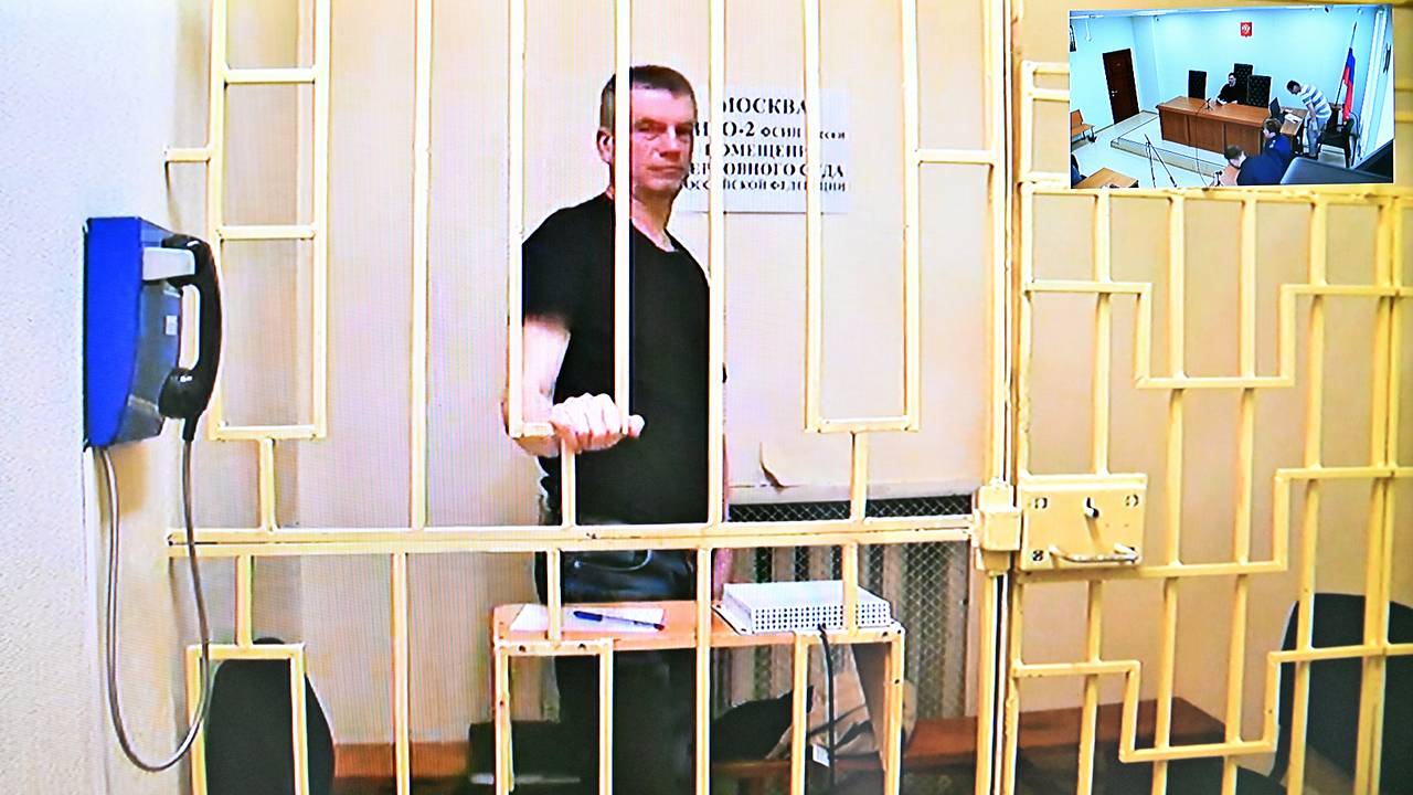 Бывшего главного кадровика Минобороны заподозрили в получении еще одной взятки