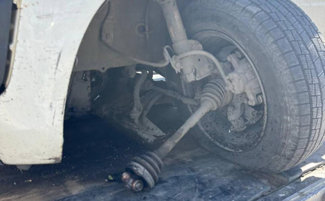Депутат ответил на картинки с вырванным колесом «его» машины в Забайкалье