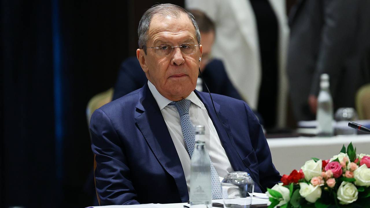 Лавров сообщил об уверенном наступлении российских военных в Курской области