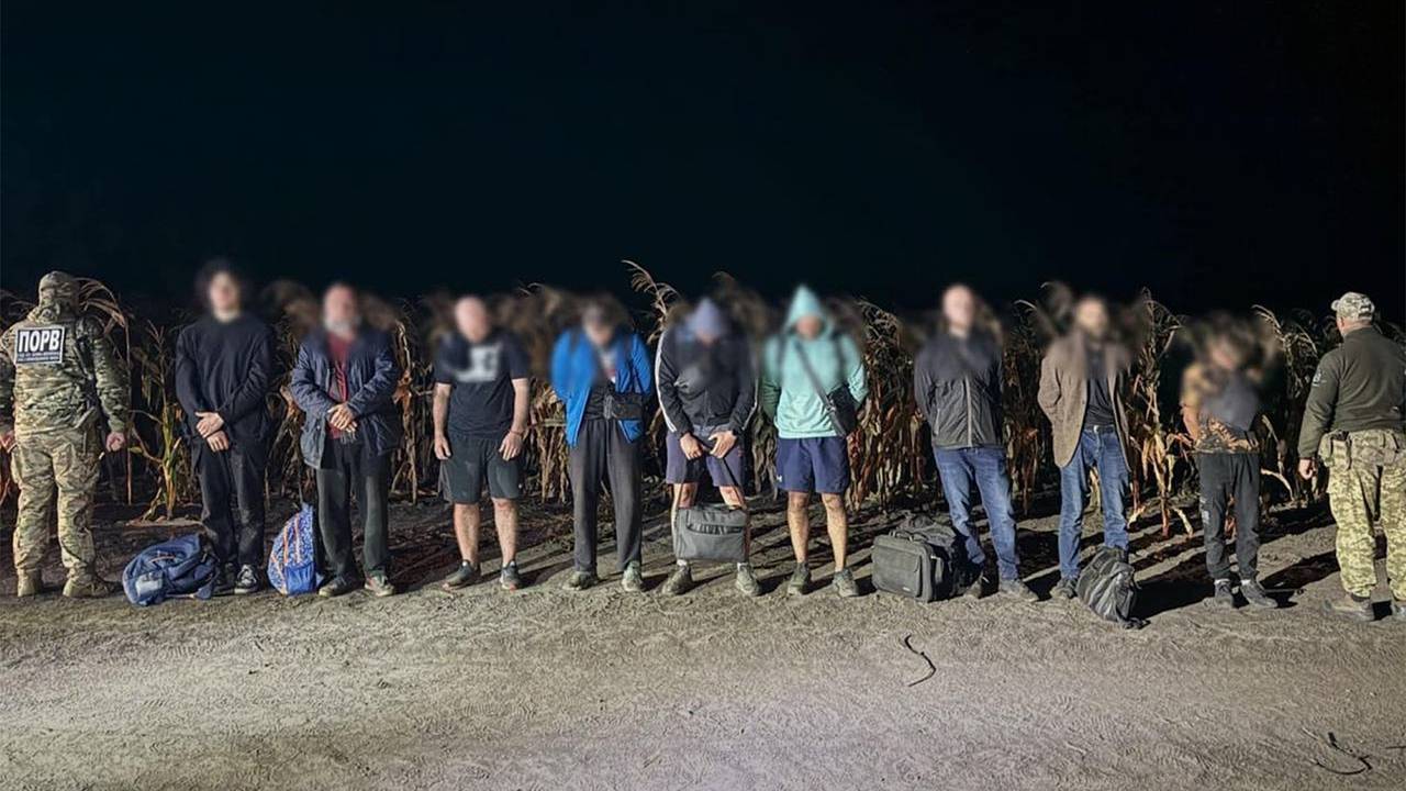 16-летний украинец пытался провести восьмерых мужчин в Молдавию и попался