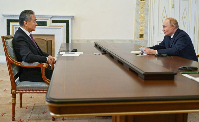 Путин и глава МИД КНР обменялись мнениями о конфликте на Украине