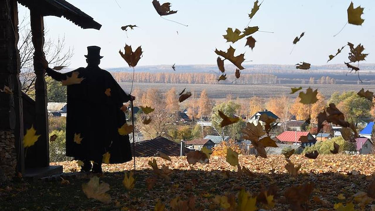 Россиянам перечислили лучшие направления для отдыха осенью