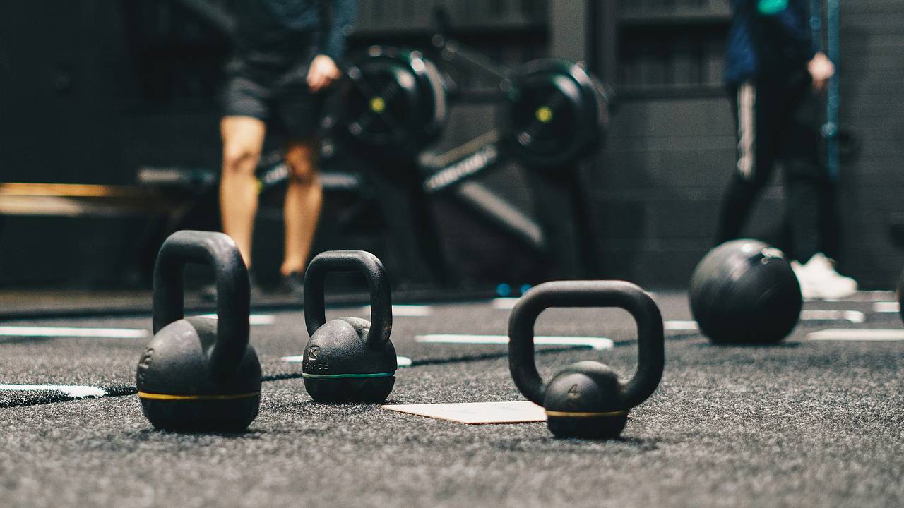 Учитель из России установил мировой рекорд по поднятию гири