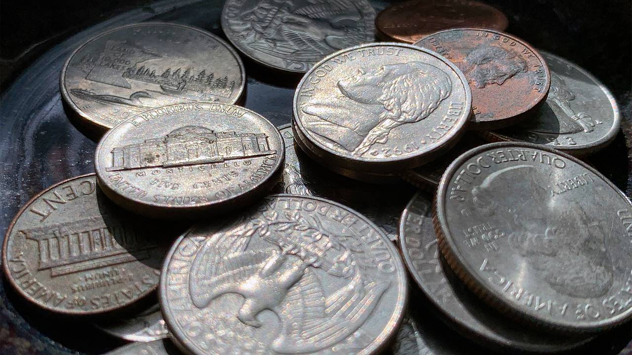 Три сестры получили в наследство монету стоимостью 46 миллионов рублей