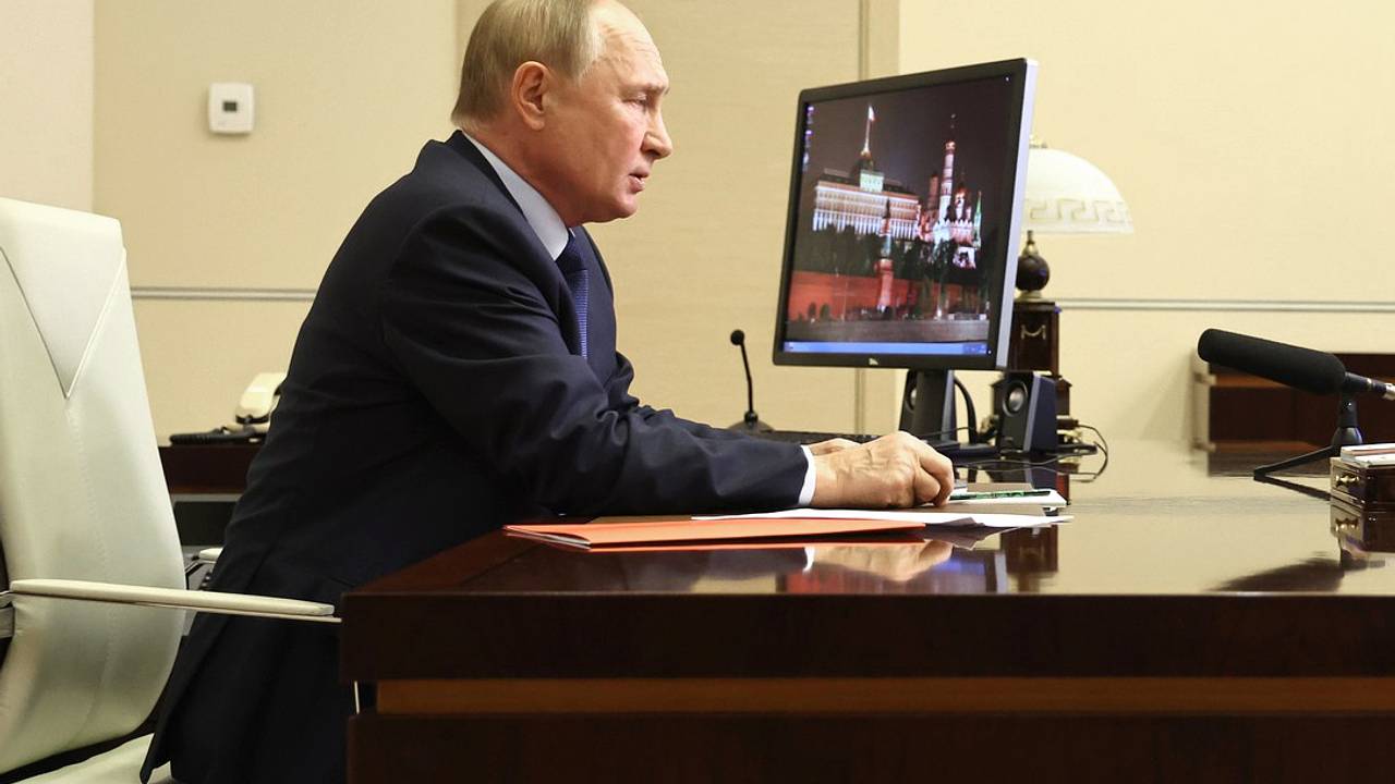 Во Франции призвали прислушаться к предупреждениям Путина в связи с обсуждением ударов ВСУ