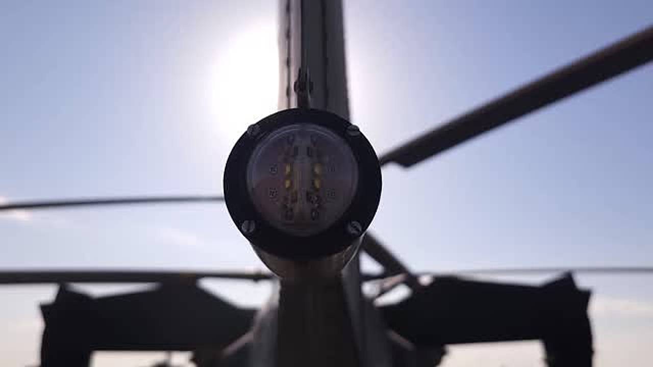 Минобороны показало кадры удара вертолетов Ка-52М по солдатам ВСУ в Курской области