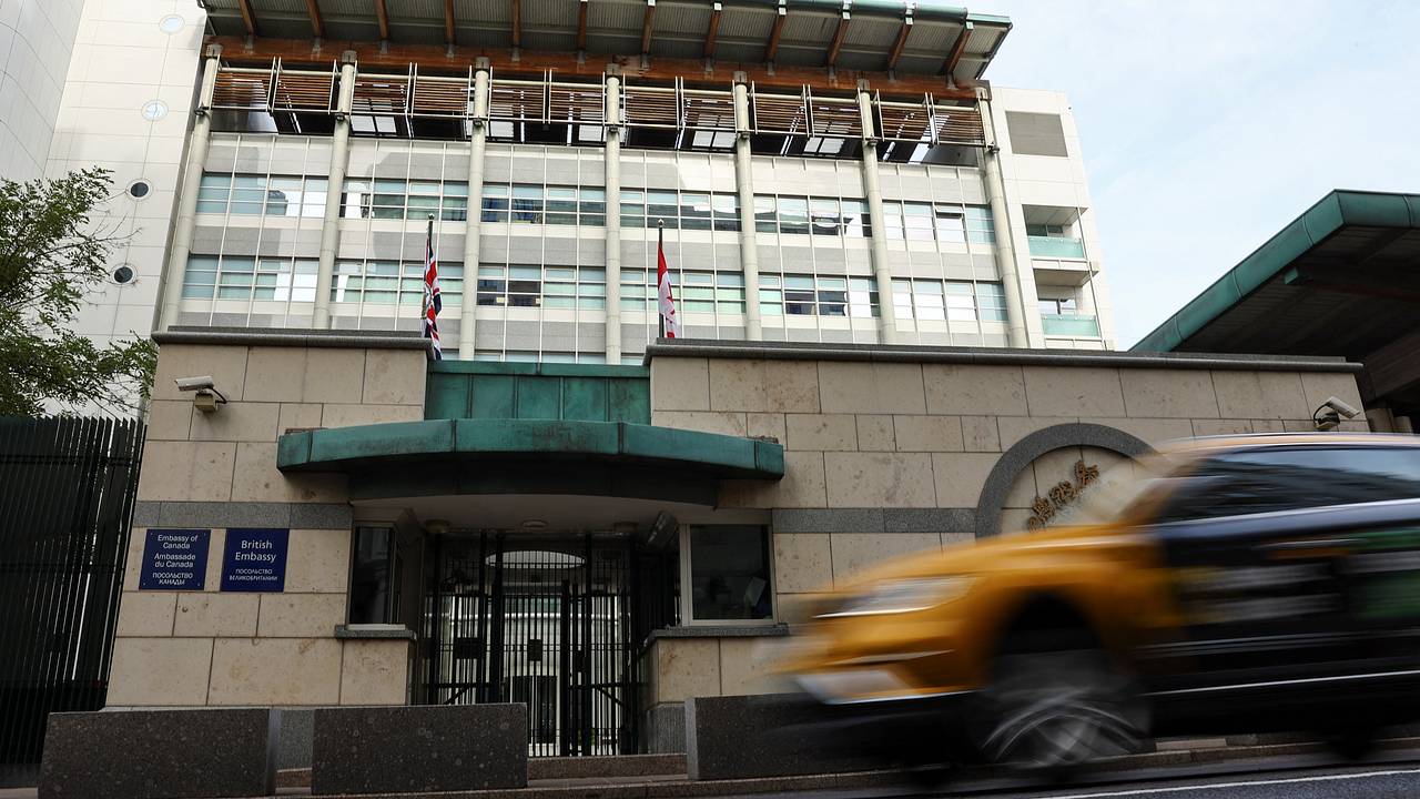 Британия отреагировала на высылку из России обвиненных в шпионаже дипломатов