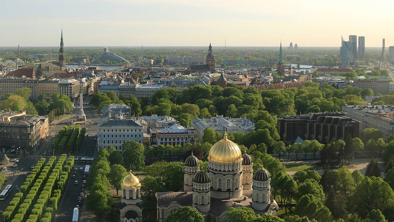 В Риге поддержали снос памятной доски Пушкину