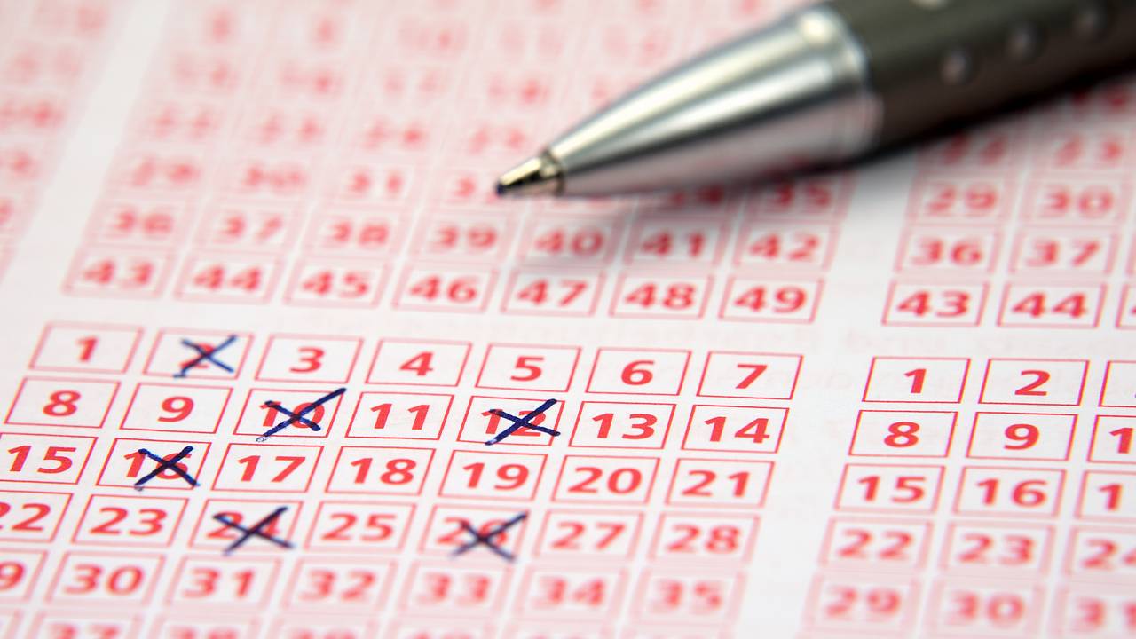 Россиянин сыграл в лотерею с закрытыми глазами и сказочно разбогател