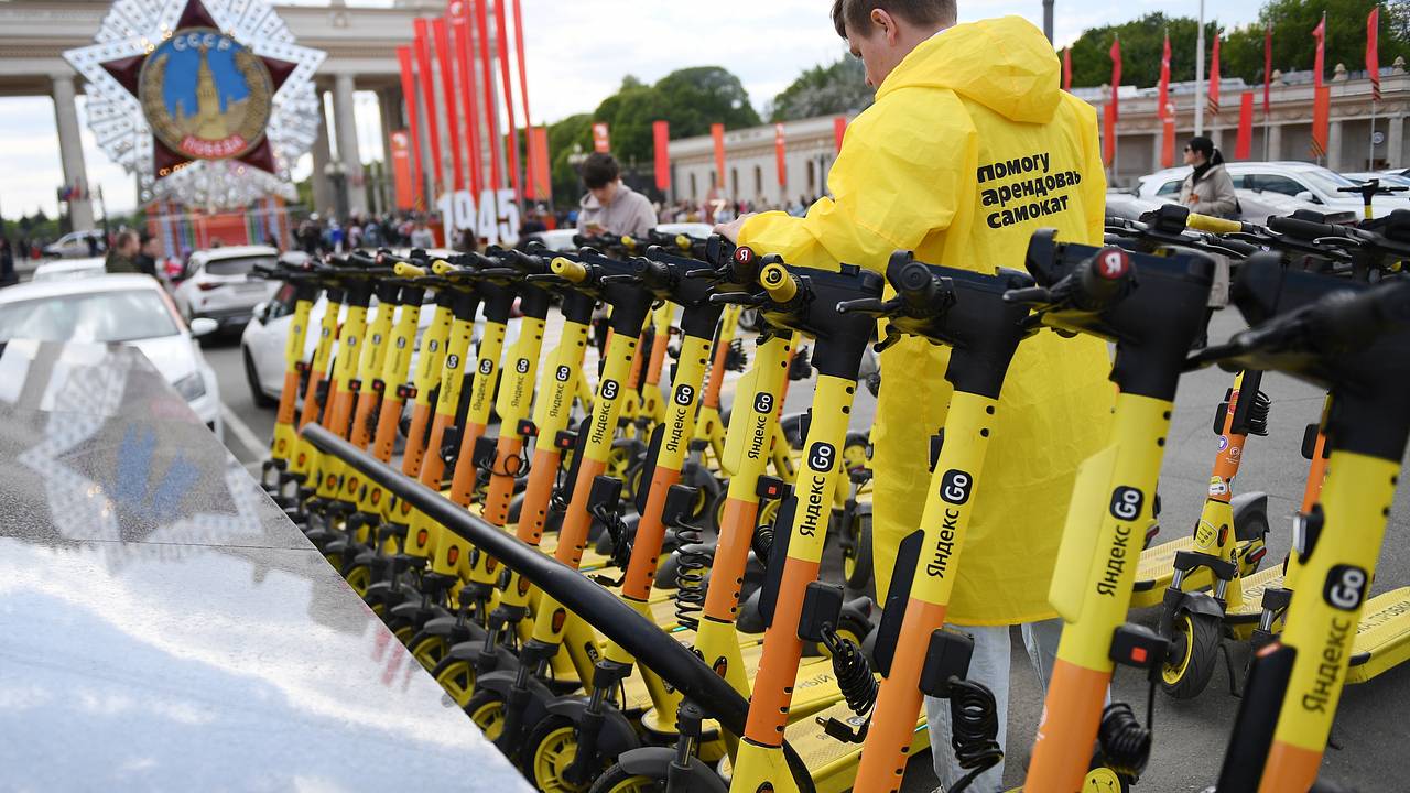 Россиянина оштрафовали на 100 тысяч рублей за передачу самоката детям