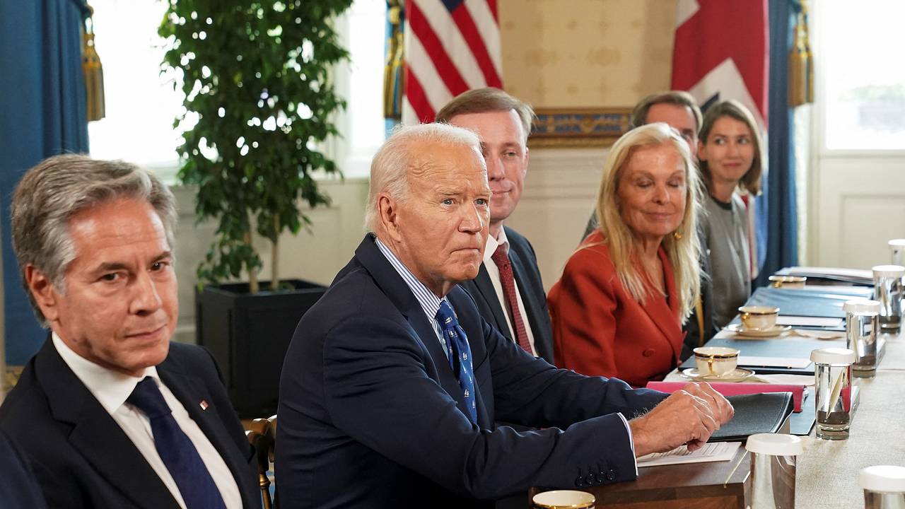 Премьер Британии рассказал о дискуссии с Байденом по стратегии по Украине