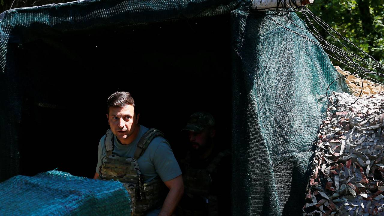 Зеленский объяснил смысл вторжения ВСУ в Курскую область. Он хотел остановить российские войска под Харьковом