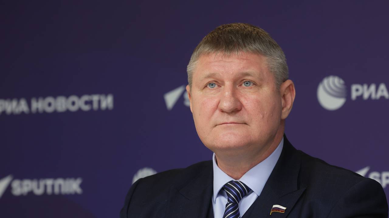 Запад призвали открыть второй фронт против нацизма на Украине