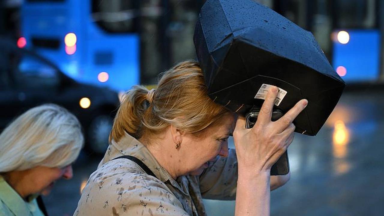 Ряд регионов России предупредили об опасных погодных явлениях