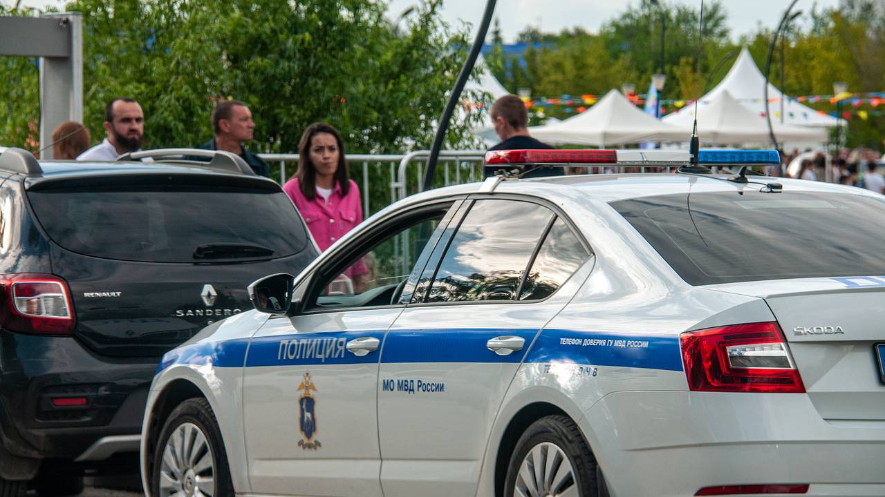 Вооруженные бензопилами неизвестные напали на магазин в Ленобласти